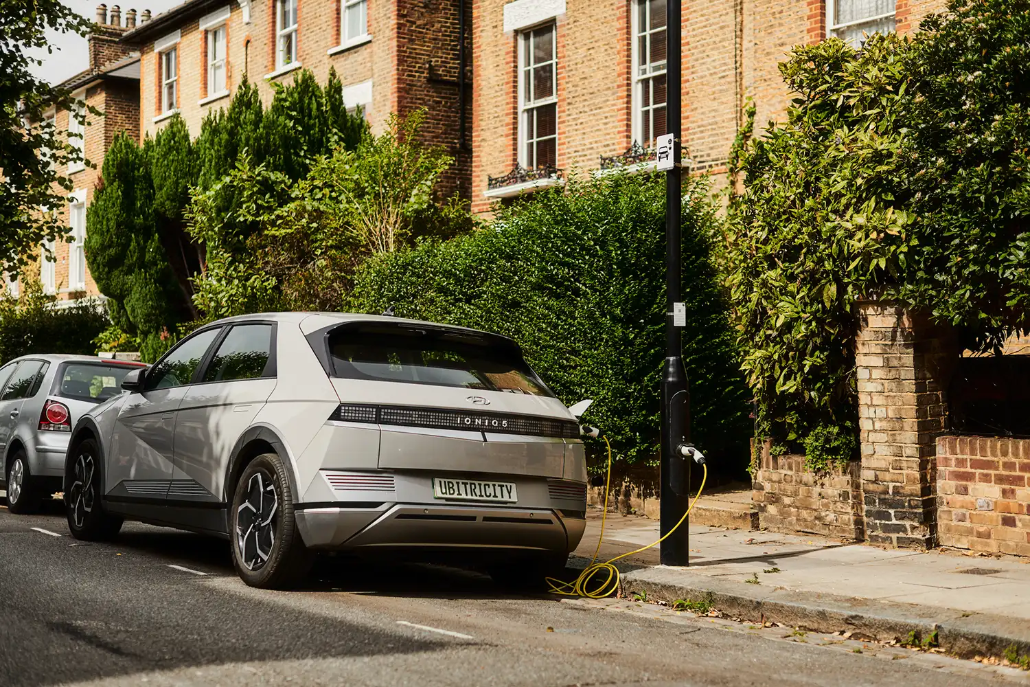ubitricity-lamppost-residential-ev-on-street-charger-camden-london